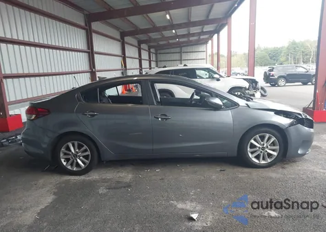 2017 Kia Forte S из США, поврежденный, VIN 3KPFL4A75HE037407